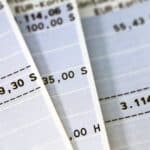 Bürgergeld: Dem Jobcenter Kontoauszüge vorlegen? Was darf man schwärzen? 4 Bürgergeld: Kontoauszüge dem Jobcenter vorlegen - Pflicht? Was darf man schwärzen?