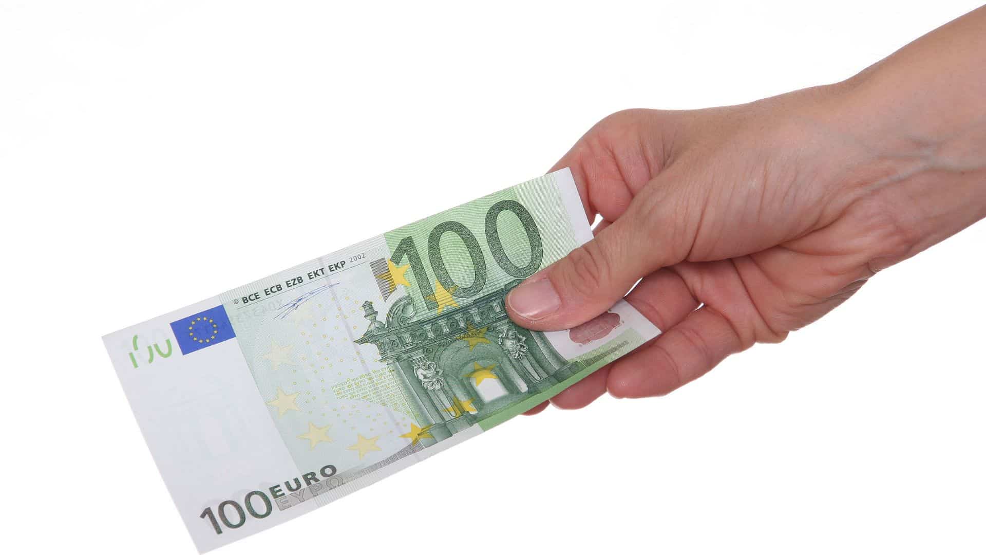 Bürgergeld-Empfänger fordern: 100 Euro Ausgleichszahlung und Erhöhung auf 725 Euro 2 Bürgergeld-Empfänger fordern: 100 Euro Ausgleichszahlung und Erhöhung auf 725 Euro