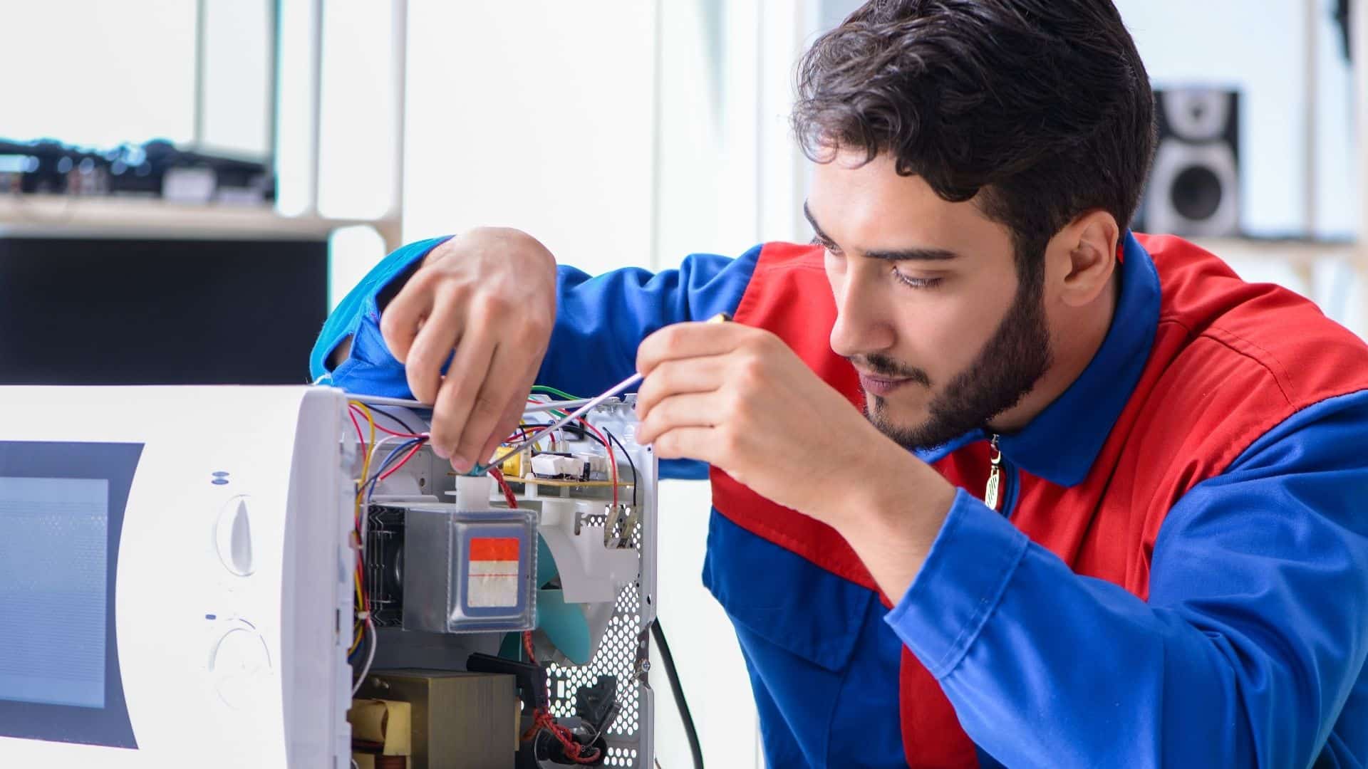 Reparieren statt wegwerfen: 200 Euro Prämie kassieren 2 400 Euro für die Reparatur Ihres defekten Geräts: Reparatur-Bonus jetzt beantragen