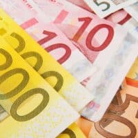 Rentner erbost: 700 Euro Zuschuss zur Rente für Pensionäre 5 Jetzt beantragen: 700 Euro Zuschuss zur Rente - Nur für Pensionäre?