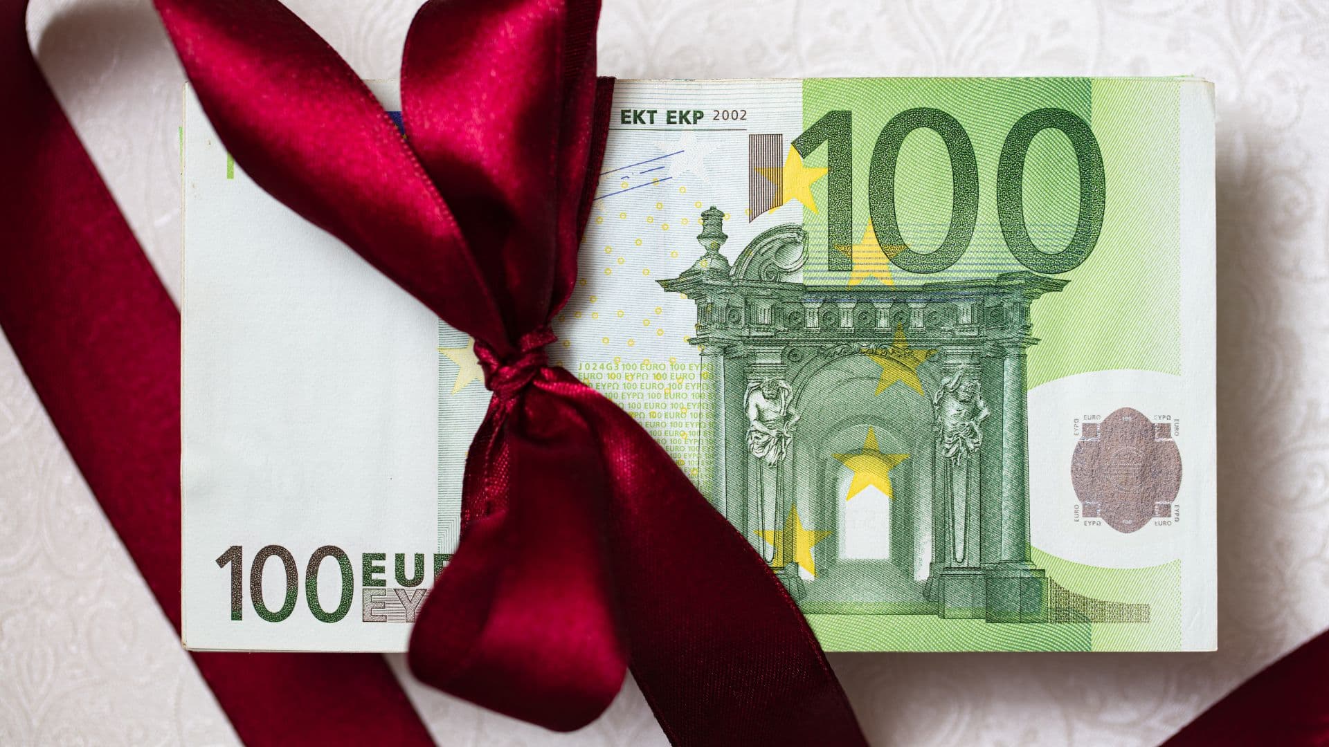 Jobcenter: Weihnachtsgeschenke werden als Einkommen angerechnet! 2 Jobcenter "kassiert" Weihnachtsgeschenke ein!