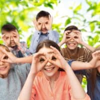 Kindergeld-Erhöhung 2024 auf 300 Euro: Familien jubeln, Regierung bremst noch 5 Das Kindergeld soll 2024 auf 300 Euro erhöht werden - das fordern Sozialverbände.