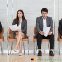 Bewerbungskosten-Erstattung durch das Jobcenter: Alle Details für 2025 5 eine Gruppe von Menschen sitzen auf Stühlen