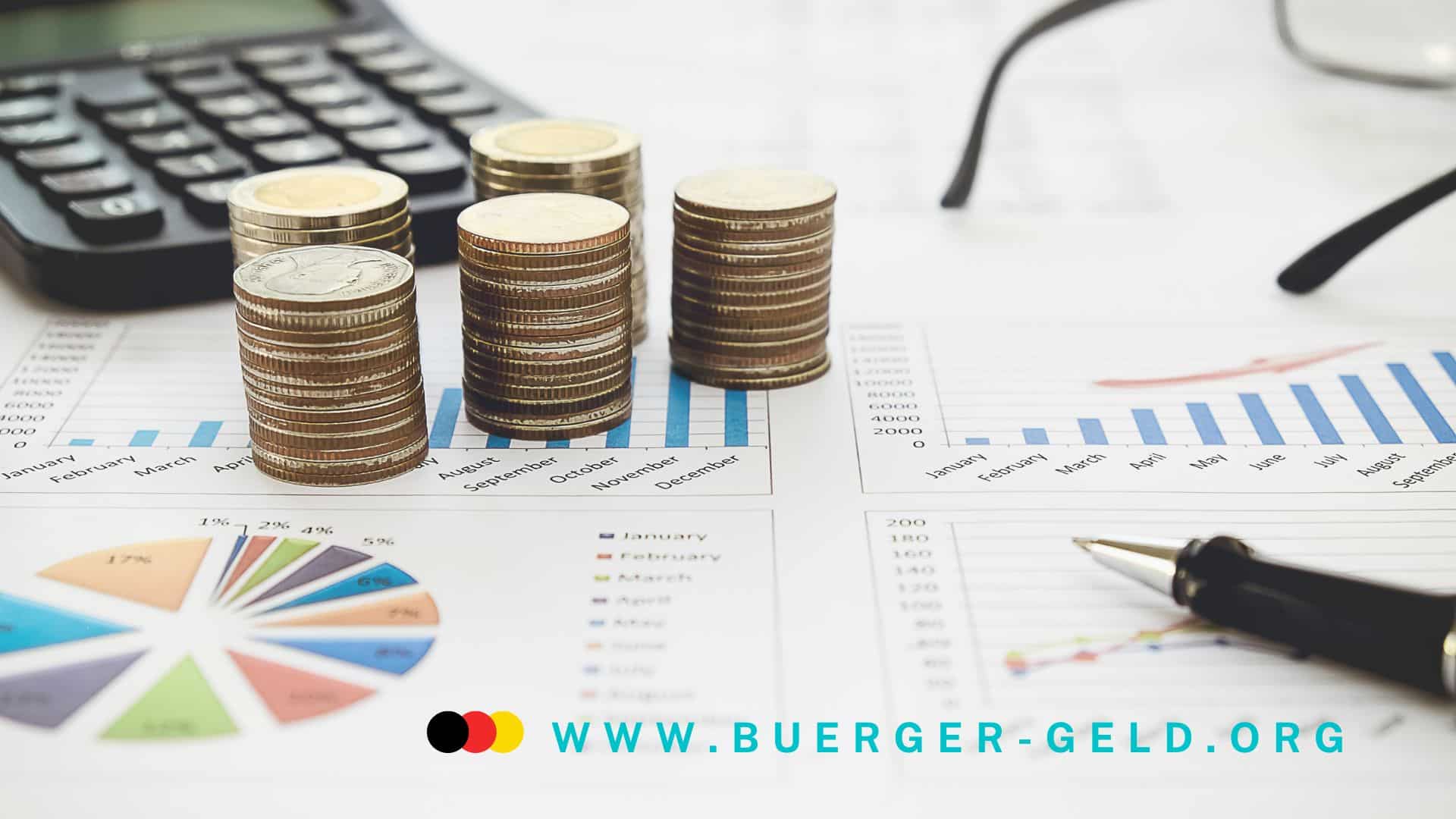 Bürgergeld 2025: Höhe der Regelsätze, Auszahlungstermine und gesetzliche Neuerungen 2 Taschenrechner und Geldmünzen