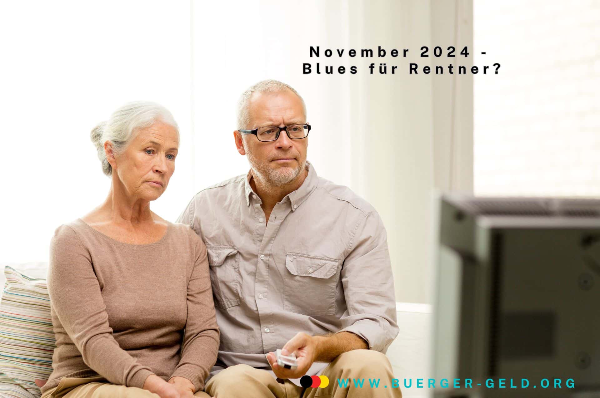 Rente: 6 wichtige Änderungen im November 2024 für Rentner 2 Seniorenpaar schaut enttäsuscht fernsehen