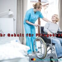 Pflegegehälter steigen deutlich: 9% Lohnerhöhung für Pflegekräfte - Auswirkungen auf Branche und Patienten 5 Pflegekraft schiebt Rollstuhlfahrerin