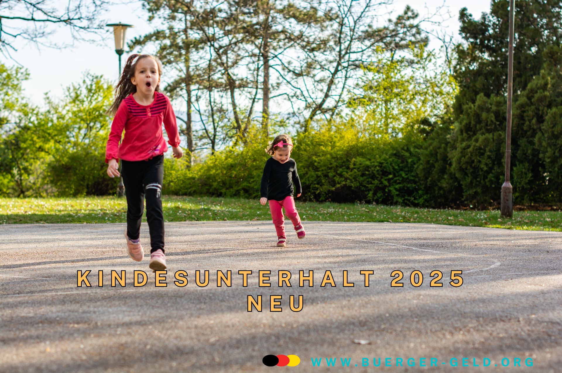 Berechnung des Kindesunterhalts 2025: Düsseldorfer Tabelle, Selbstbehalt und Kindergeld im Überblick 2 Kinder auf Spielfeld