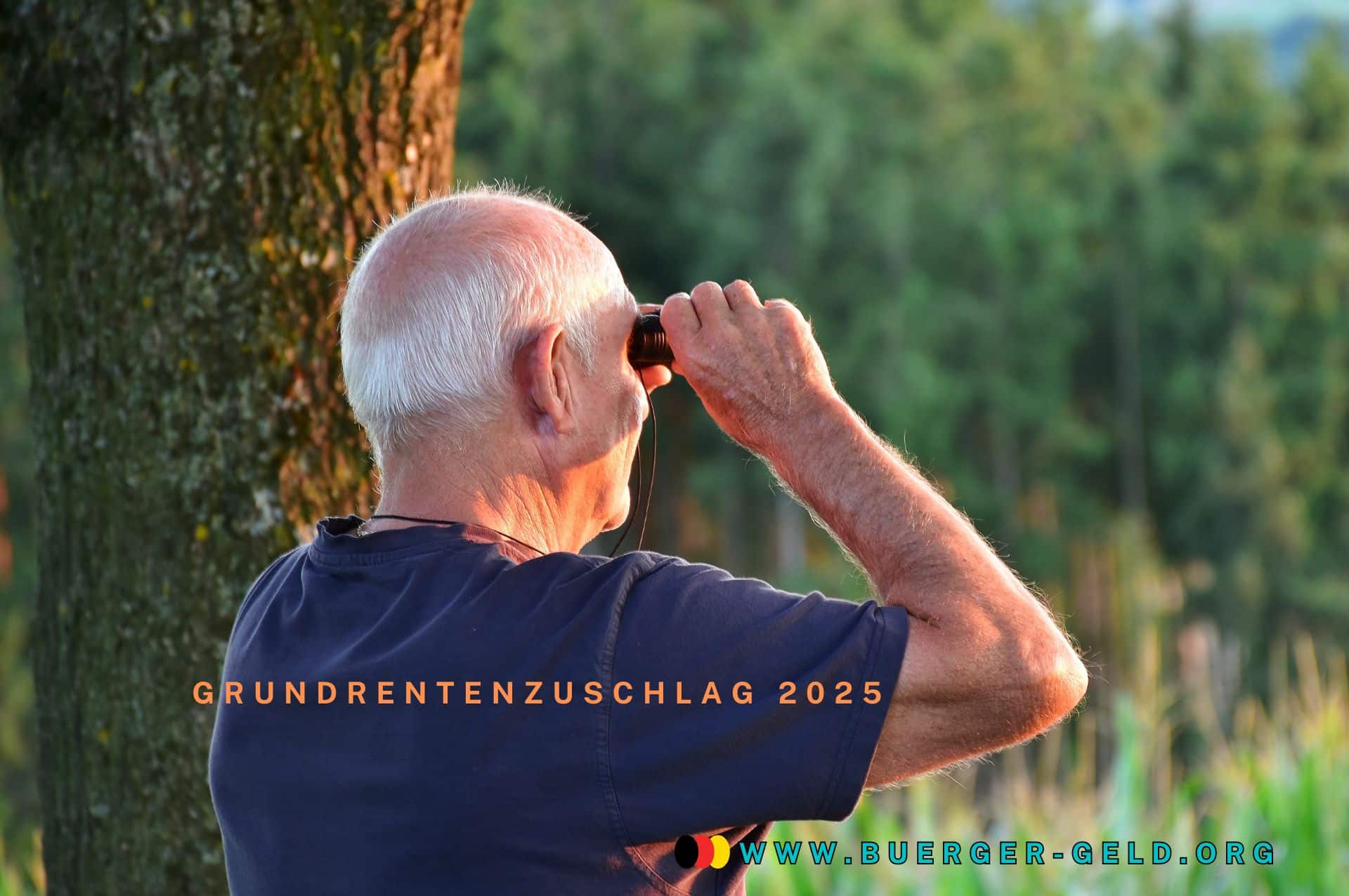 Grundrente steigt 2025: ab Januar haben bedürftige Rentner mehr Geld 2 Älterer Mann sieht durch Fernrohr