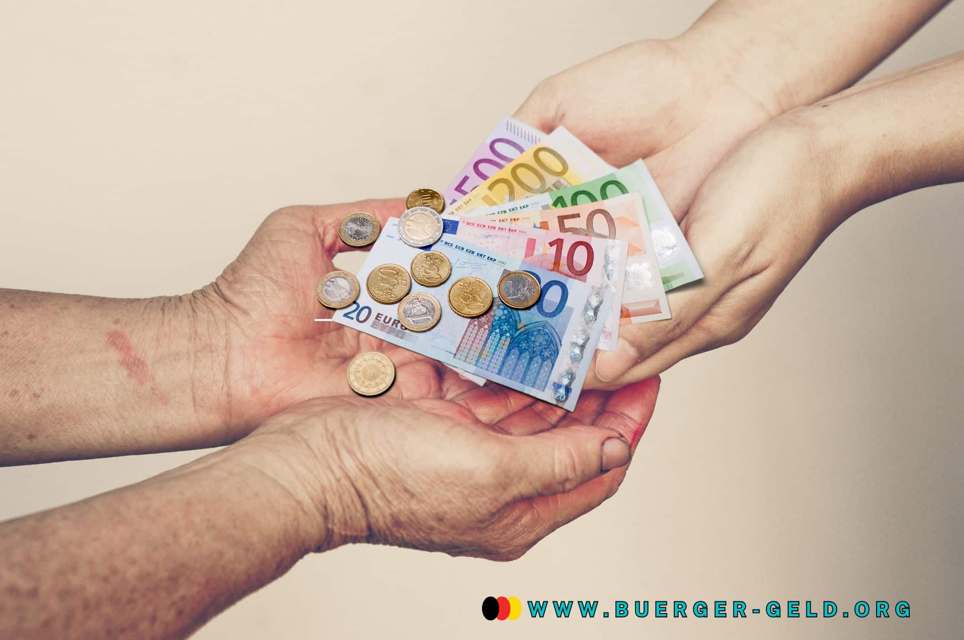 Pflegegeld bei Pflegegrad 2 2025: Höhe, Anspruch & wichtige Zusatzleistungen im Überblick 2 alte und junge Hände halten Euro-Scheine