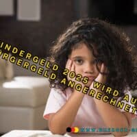 Kindergeld Anrechnung auf Bürgergeld 2025 - wie das funktioniert 4 Kind schaut traurig