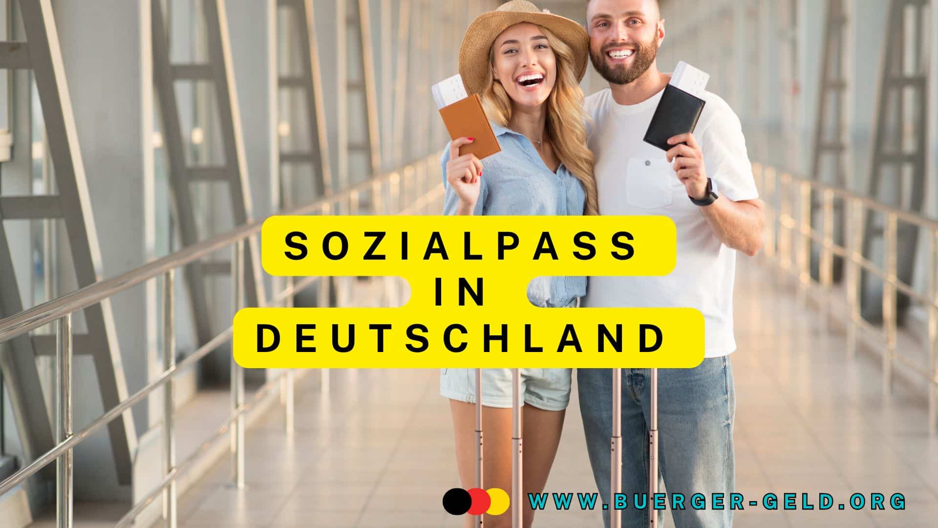 Sozialpass: was das ist und in welchen Städten und Gemeinden es ihn gibt! 2 Paar lächelt mit Pass in den Händen