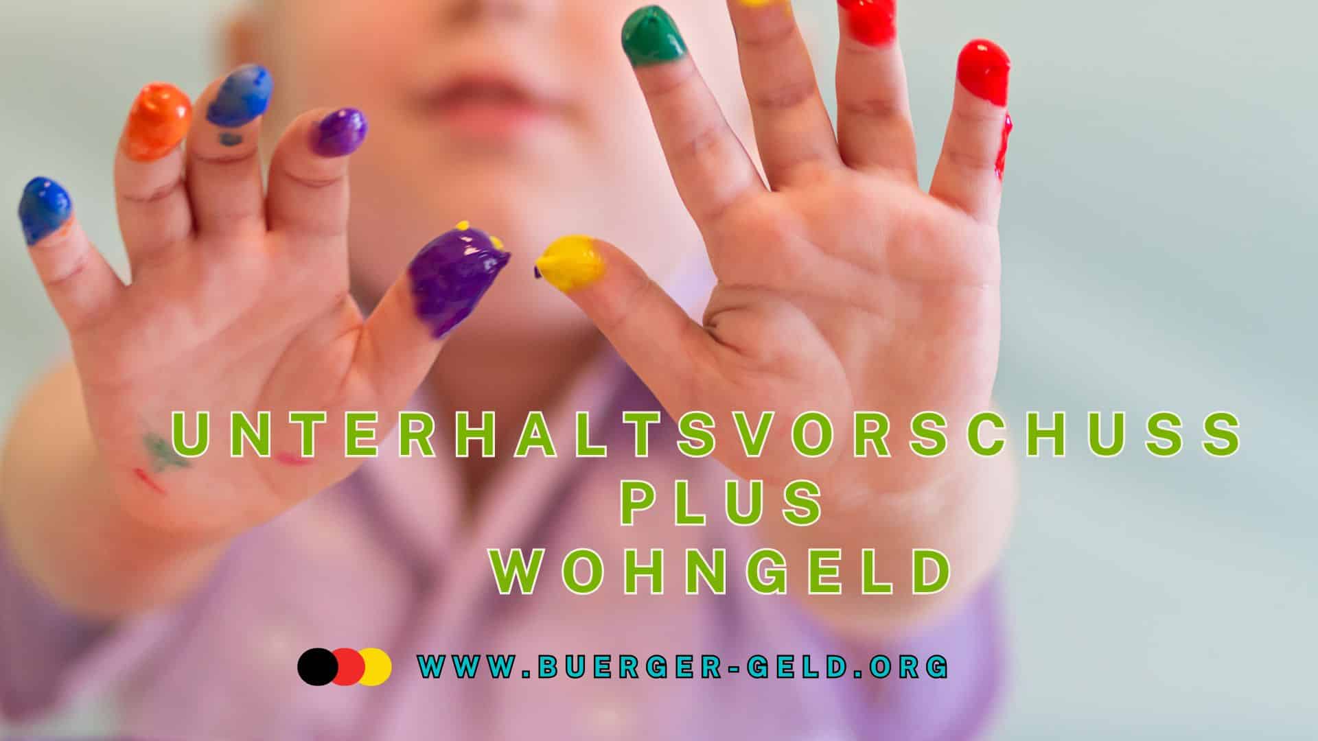 Kind mit bemalten Fingerspitzen