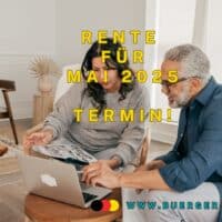 Rente und Rentenzuschlag Mai 2025: Auszahlung, Termin, Konto - wann 5 Seniorenehepaar am Computer