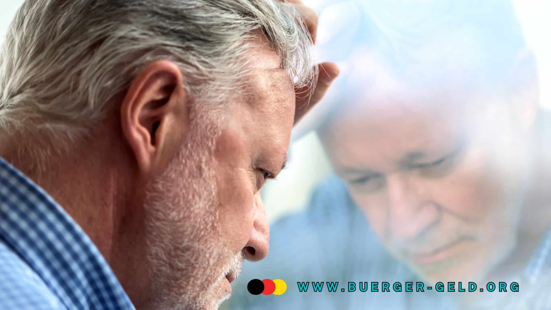 Rentner blickt sorgenvoll aus dem Fenster.