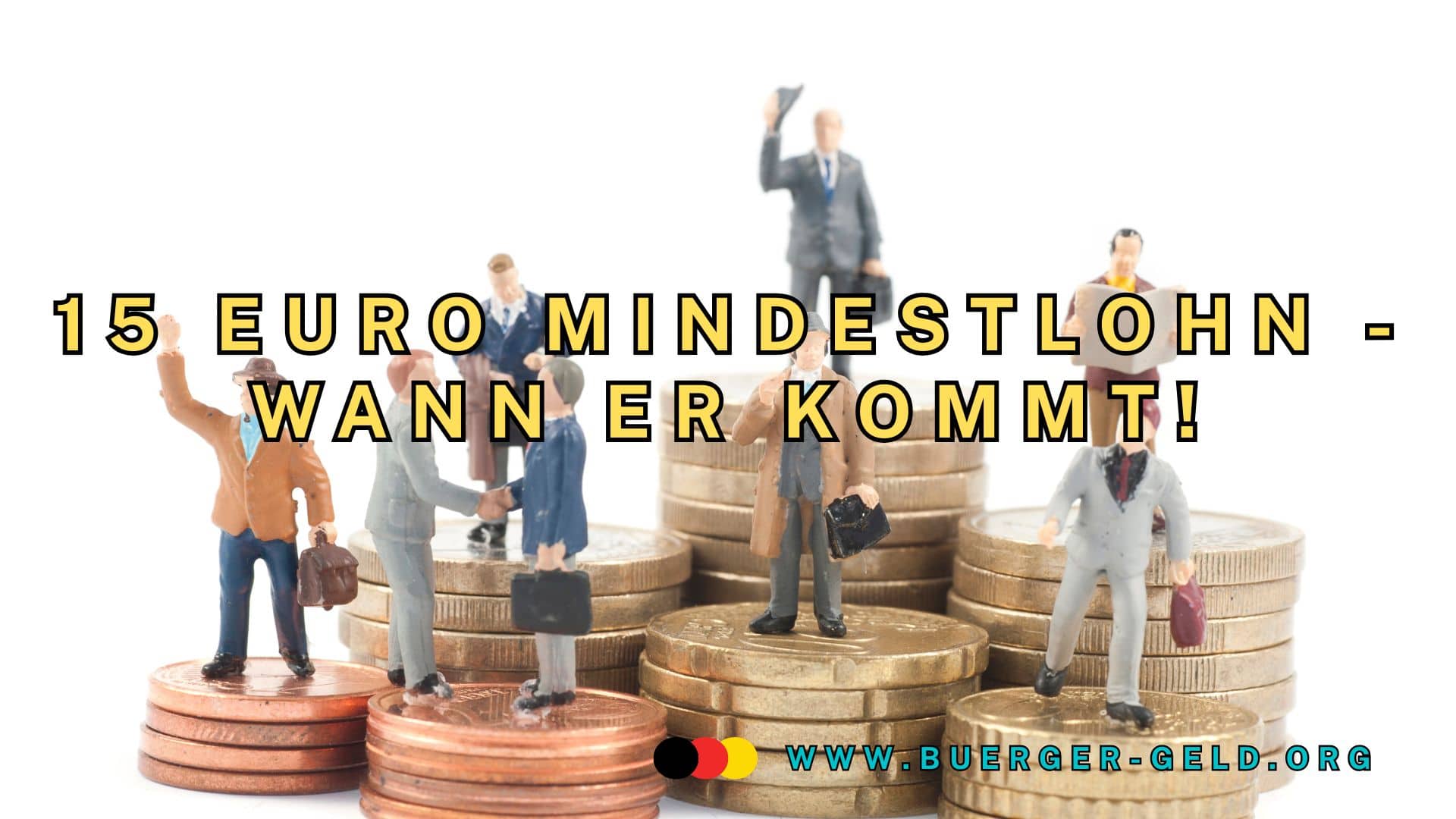 kleine Spielfiguren auf Münzenstapel