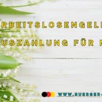 Warten auf das Arbeitslosengeld I - wann wird für Mai 2025 ausgezahlt? 4 Maiglöckchen vor grauem Hintergrund