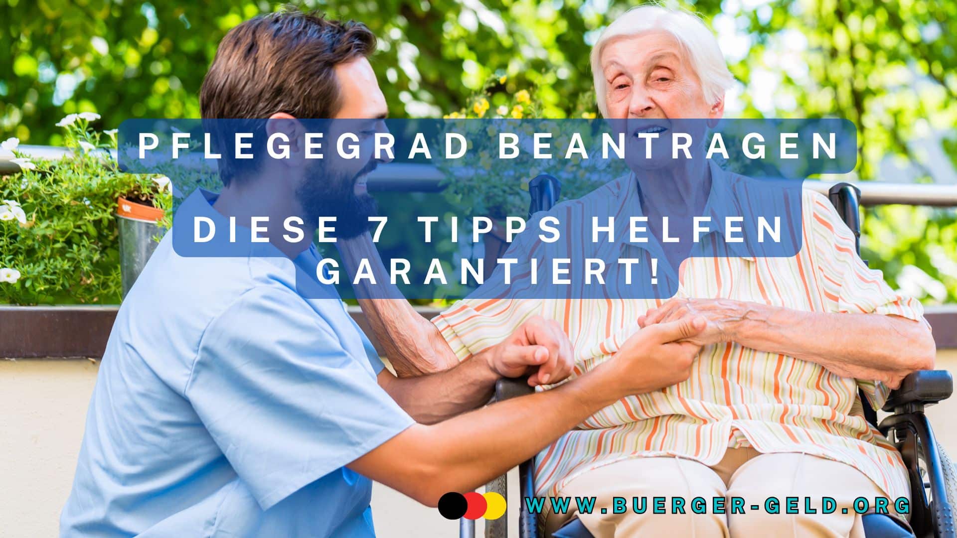 jüngerer Mann kniet bei älterer Frau im Rollstuhl