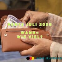 Rentenauszahlung im Juli 2025: Termine, Erhöhung und wichtige Hinweise 5 ältere Hände halten Geldbörse mit Euro-Noten