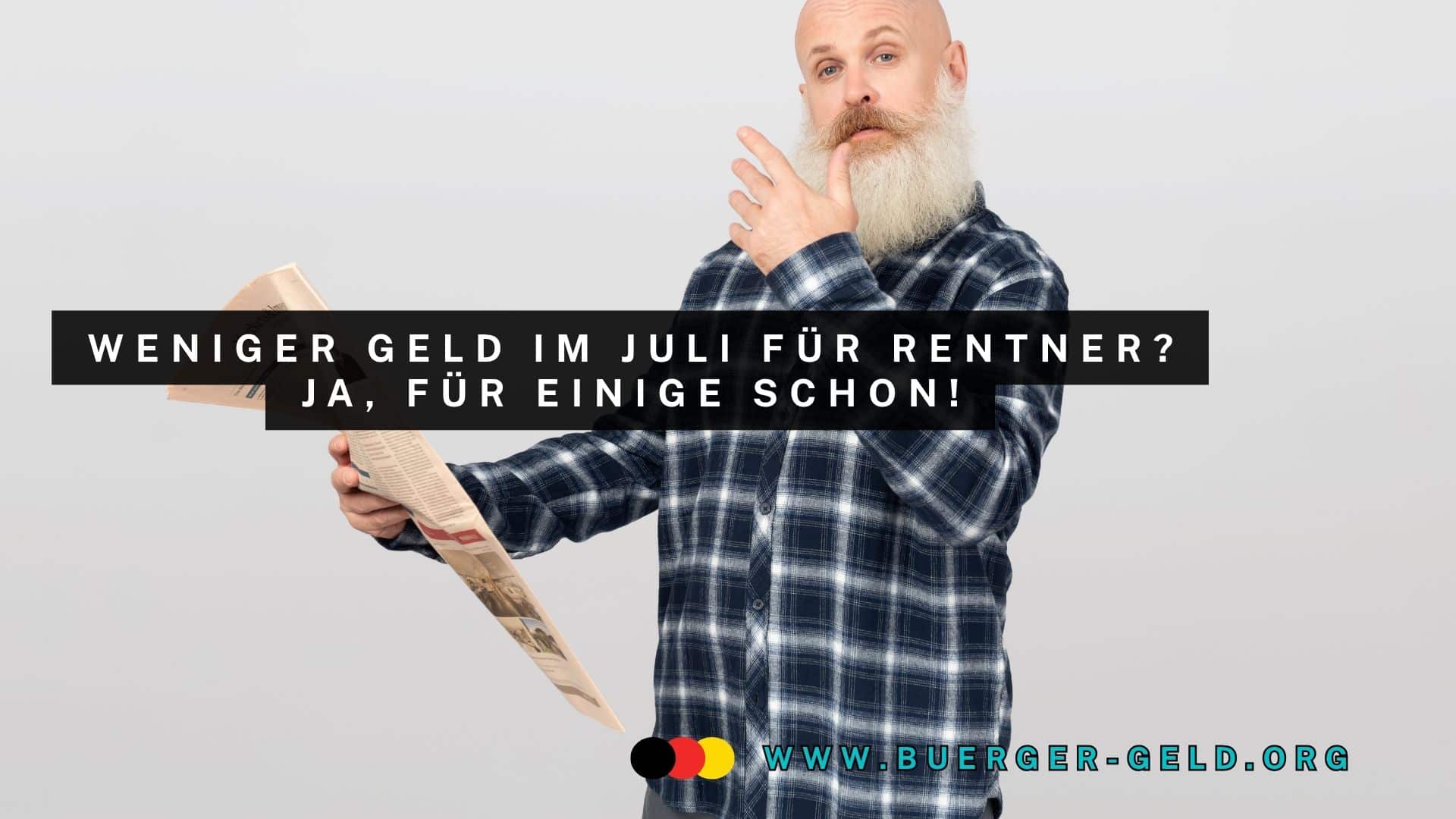 Senior hält fragend die Zeitung hoch