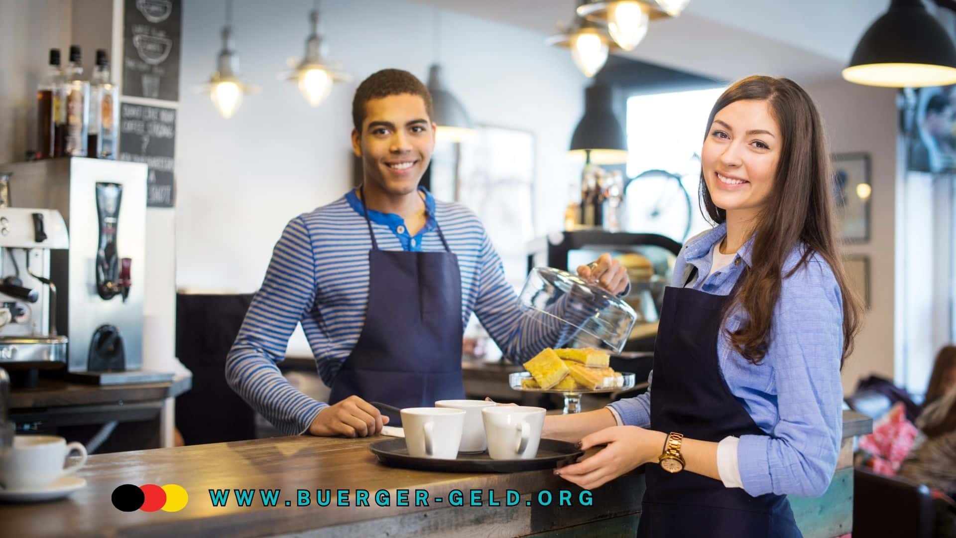 Schüler arbeitet im Cafe