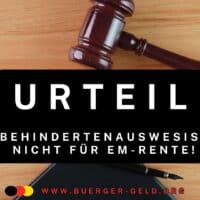 GdB 80 – trotzdem keine Rente: Dieses Urteil schockt Betroffene 4 Richterhammer und Stift auf Richtertisch