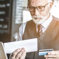 Rente: Auszahlung für September 2025 – alle Termine & Hintergründe 5 Renter erhalten im September 2025 ihre Rente an einem bestimmten Auszahlungstermin überwiesen.