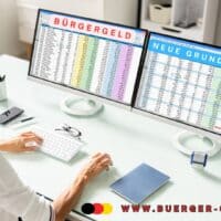 Bürgergeld vs. Neue Grundsicherung 2026 - Vergleich mit Tabelle 4 Frau vor zwei Bildschirmen: Neue Grundsicherung - Bürgergeld