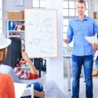 Azubis aufgepasst: mehr Geld Ende September 2025 auf dem Konto! Warum? 4 Für viele Azubis greift die Mindestausbildungsvergütung oft erst im September