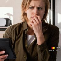 Witwenrente 2026: diese versteckten Kürzungen drohen - Ist Teilzeit jetzt die Lösung? 4 Besorgte Frau mit Taschenrechner prüft Witwenrente und Arbeitszeit, Bürger & Geld Magazin