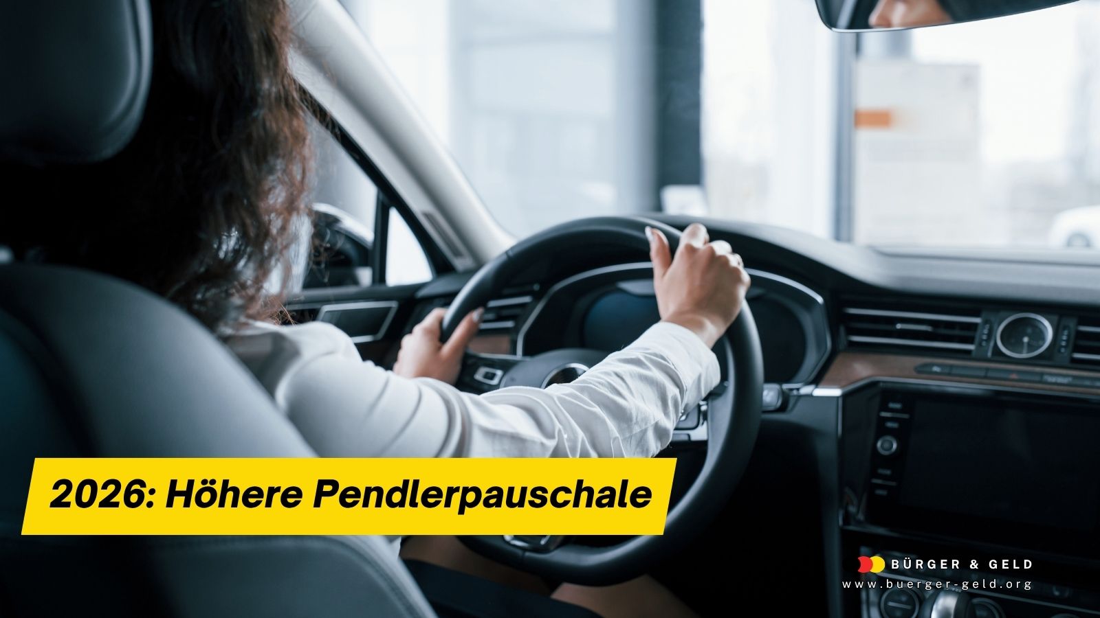 Frau fährt mit Auto zur Arbeit – 2026 steigt die Pendlerpauschale auf 38 Cent pro Kilometer, Bürger & Geld Nachrichtenmagazin