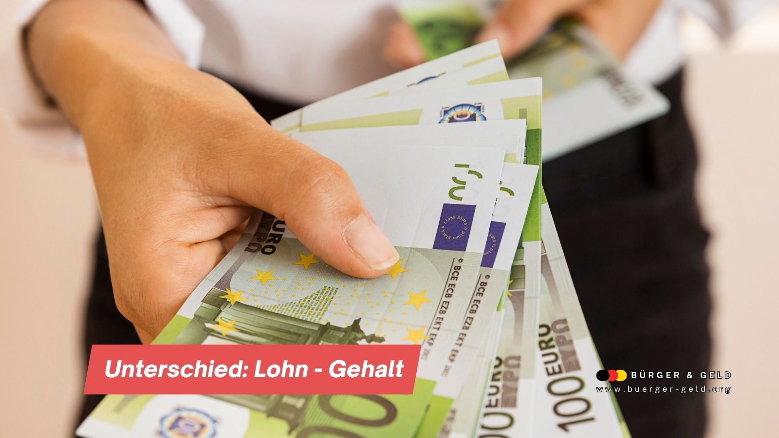 Hände halten Geldscheine, Euro.