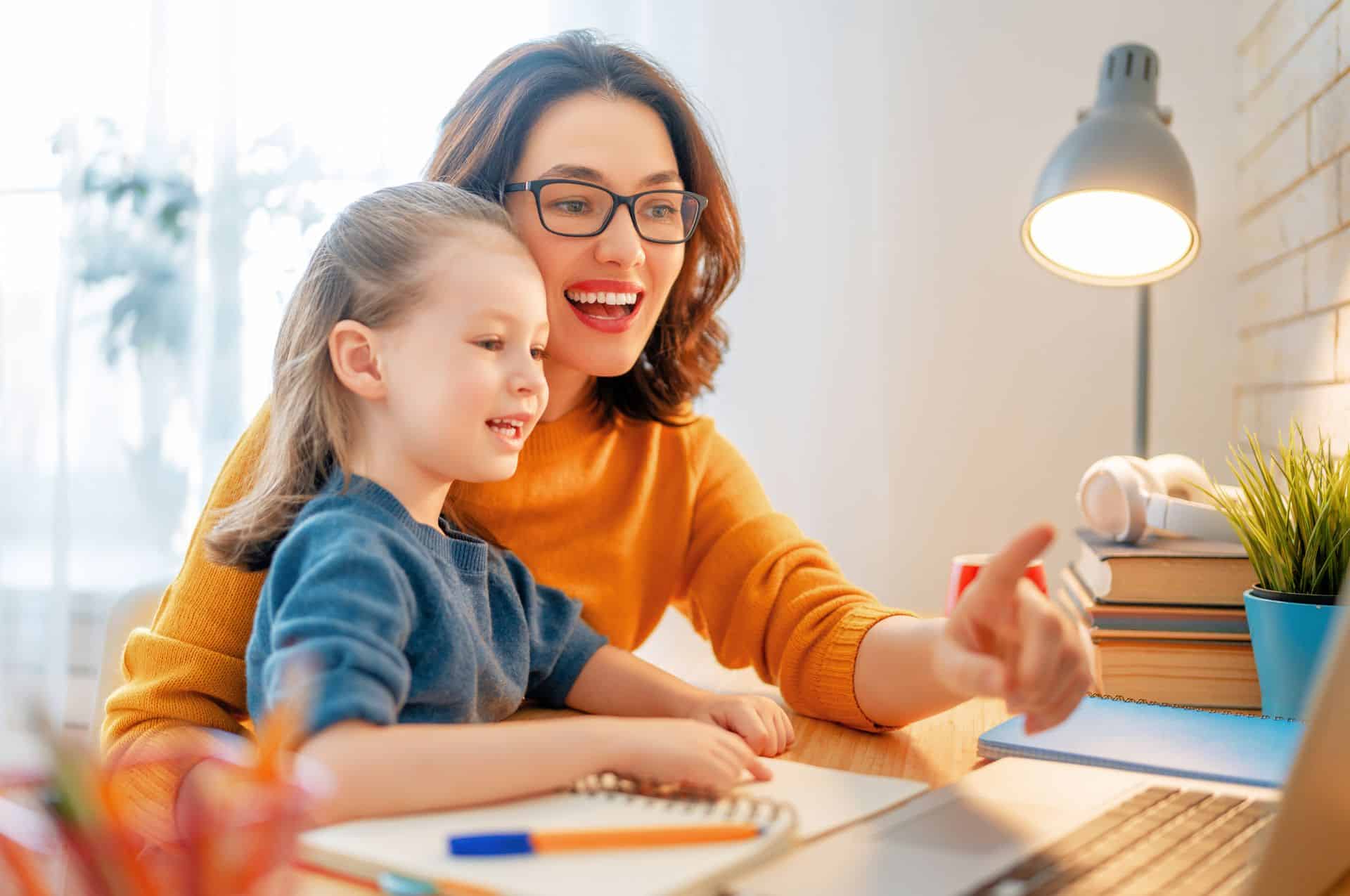 Finanzielle Unterstützung für Alleinerziehende mit Kind: So sichern Sie sich alle Zuschüsse