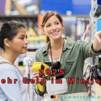 zwei Frauen in Arbeitskleidung mit Werkzeug