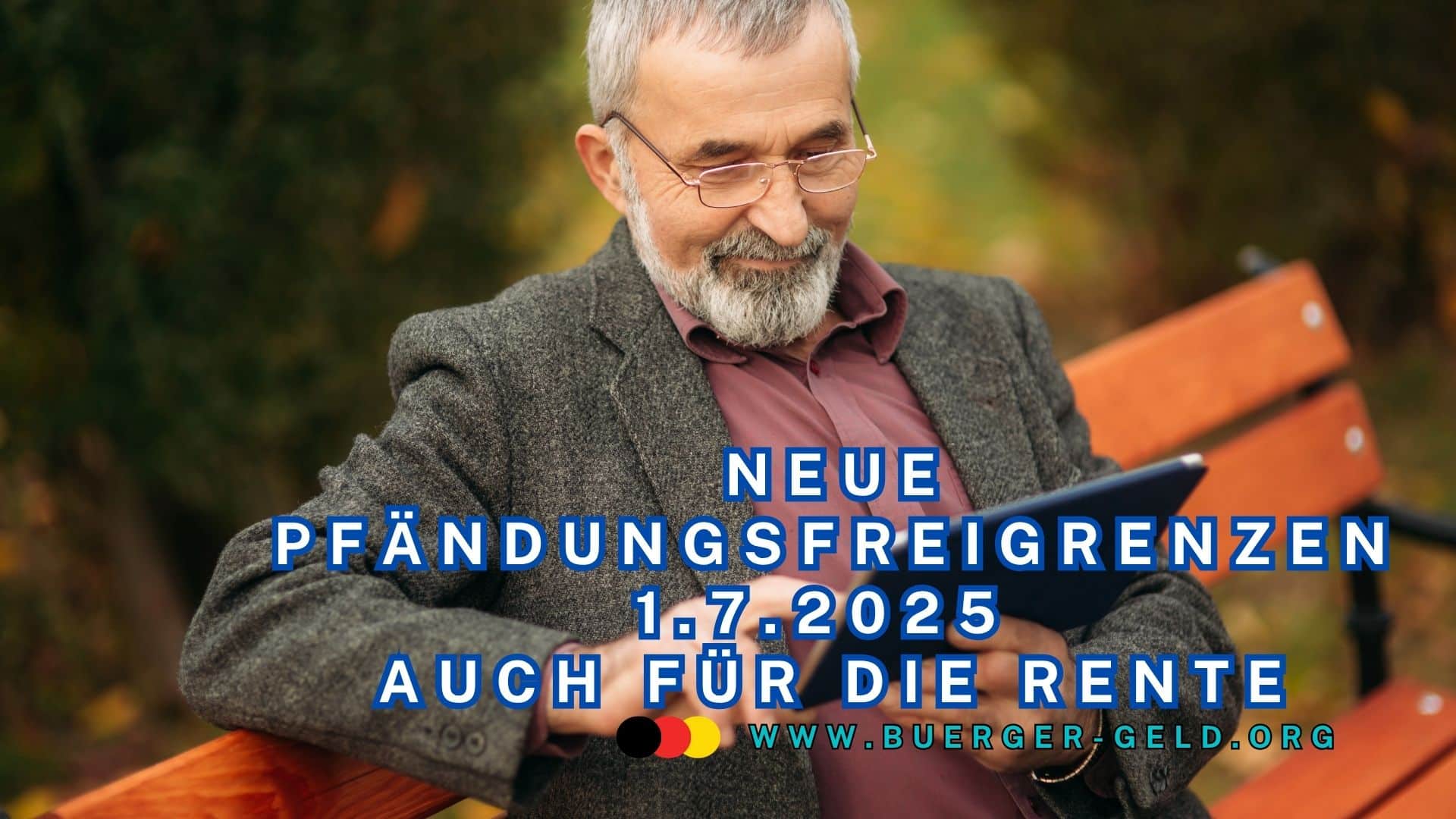 Senior auf Parkbank mit Tablet