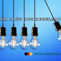 fünf Glühbirnen pendeln