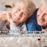 Ein älteres Paar liegt gemeinsam entspannt auf dem Bett, beide stützen ihren Kopf auf die Hände. Im Bildvordergrund steht die große Überschrift: „Rente vor 67: Diese Jahrgänge dürfen schon früher in den Ruhestand“. Unten rechts befinden sich das Logo und der Schriftzug von „Bürger & Geld“ sowie die Internetadresse www.buerger-geld.org. Die Atmosphäre wirkt ruhig und vertraut und vermittelt das Thema Ruhestand und Rente.