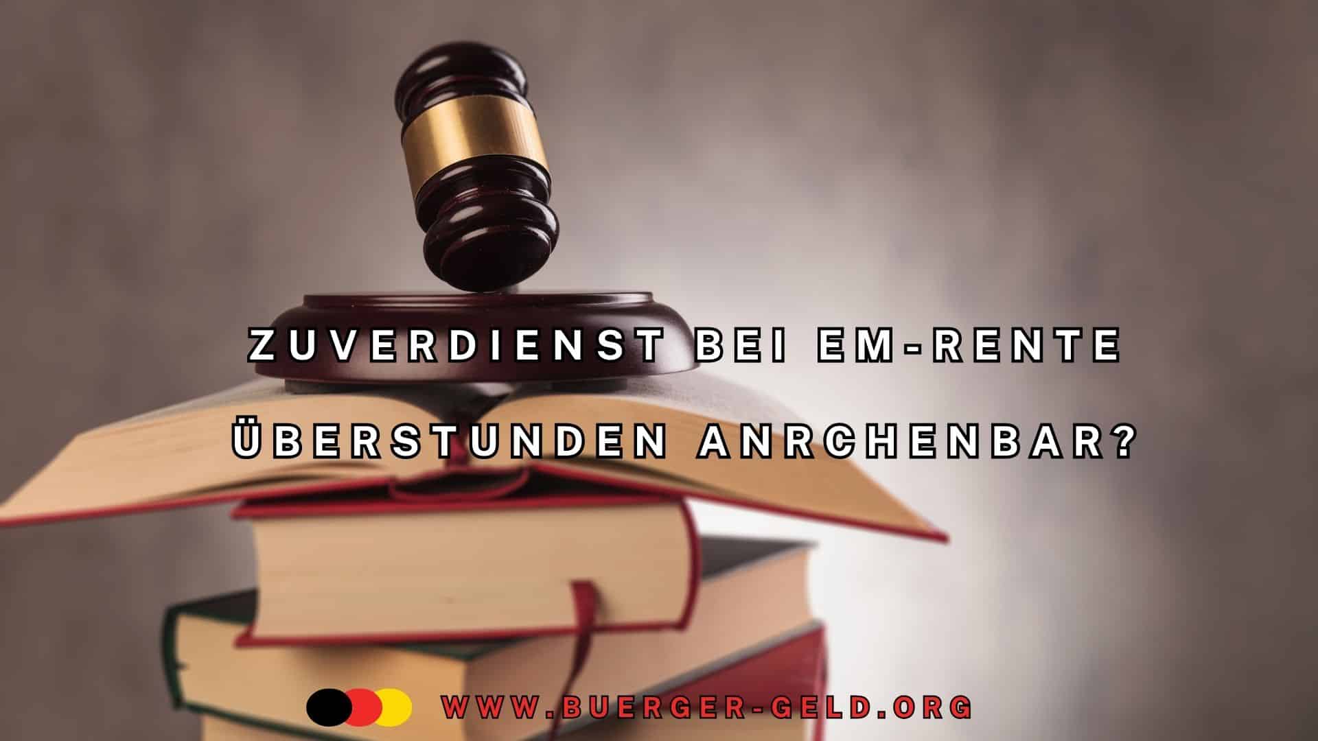 Urteilshammer auf Gesetzbüchern