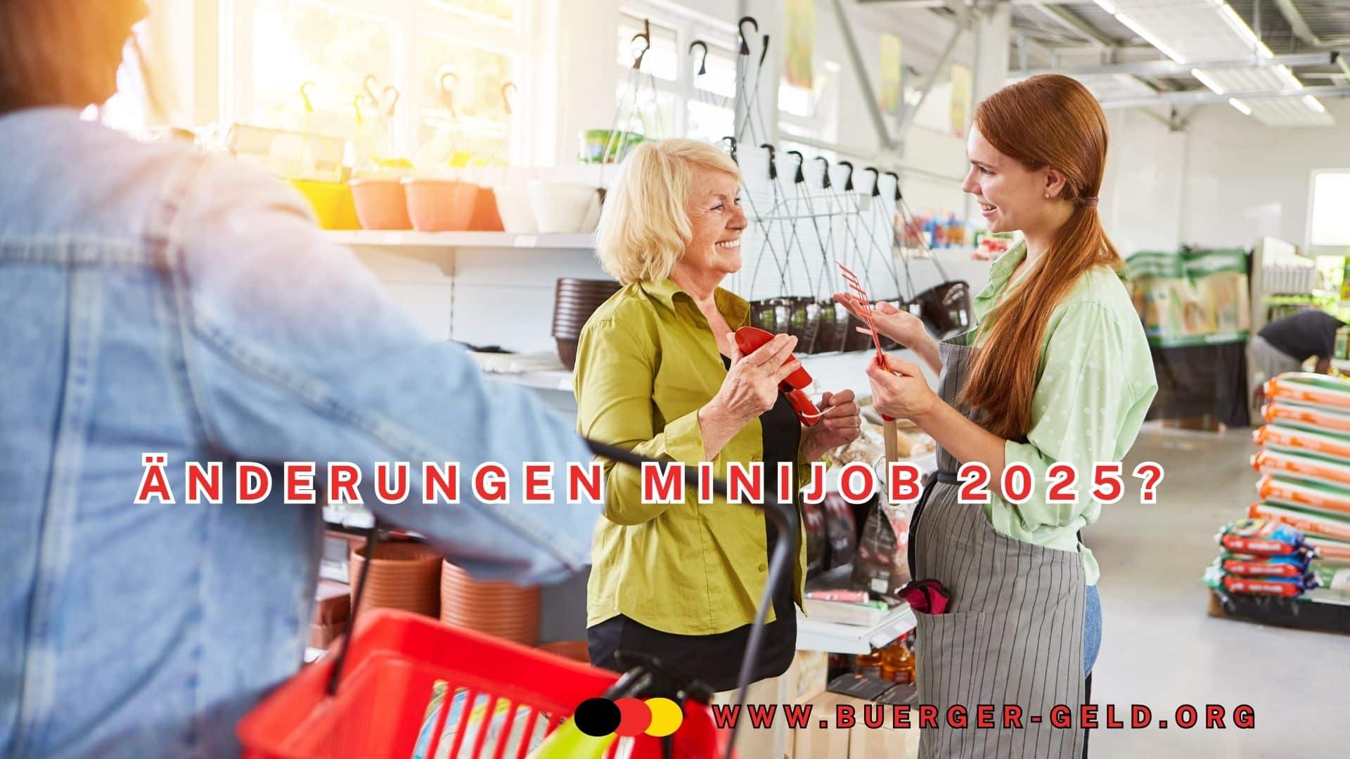 Verkäuferin mit Minijob berät Kundin im Laden