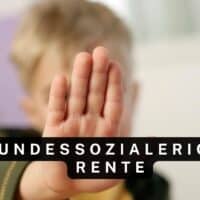 Gericht sagt nein: Rentenzuschuss für freiwillig Krankenversicherte darf nicht als Einkommen berücksichtigt werden.