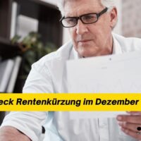 Rente ab Dezember 2025: Keine Kürzung, sondern Neuberechnung – Die wichtigsten Fakten für Rentner 5 Älterer Mann prüft besorgt Rentendokumente am Schreibtisch – Faktencheck zur Rentenkürzung im Dezember 2025, Bürger & Geld Nachrichtenmagazin
