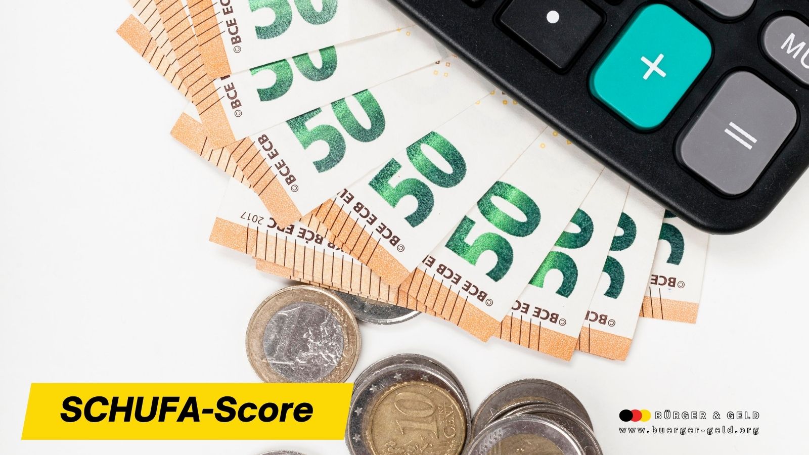 SCHUFA-Score: Geldscheine, Münzen und Taschenrechner symbolisieren Bonität und Kreditwürdigkeit in Deutschland