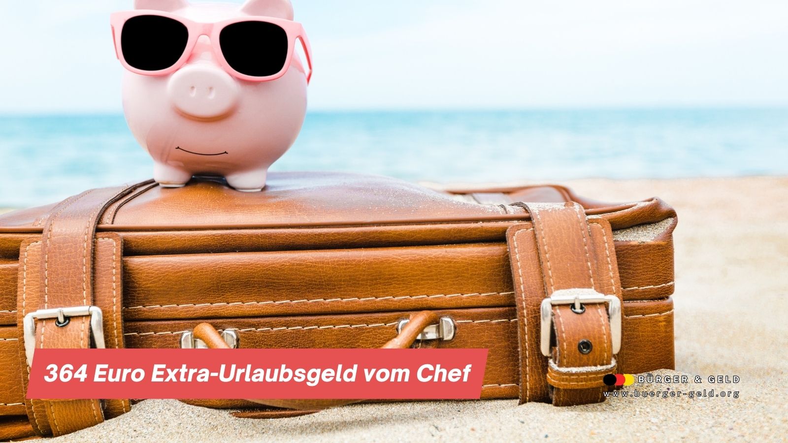 Braune Reisetasche am Strand