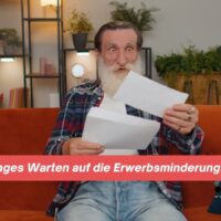 Monatelanges Warten auf die Erwerbsminderungsrente: Warum der Weg zur DRV für viele zur Geduldsprobe wird 5 Mann wartet auf wichtige Dokumente.