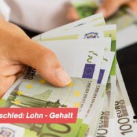 Lohn oder Gehalt: Dieser Unterschied entscheidet, wie sicher dein Einkommen wirklich ist 5 Hände halten Geldscheine, Euro.