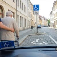 Behindertenparkplatz: Parken mit Ausweis ohne Inhaber hat Folgen 4 Behindertenparkplatz: Parken mit Ausweis ohne Inhaber hat Folgen