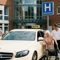 Taxi, Krankentransport, Tagespflege: Wer zahlt die Fahrten bei Pflegegrad? 4 Taxi, Krankentransport, Tagespflege: Wer zahlt die Fahrten bei Pflegegrad?